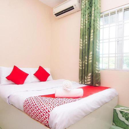 Oyo 1224 Hotel Hajah Rohayah Tanjong Malim Extérieur photo