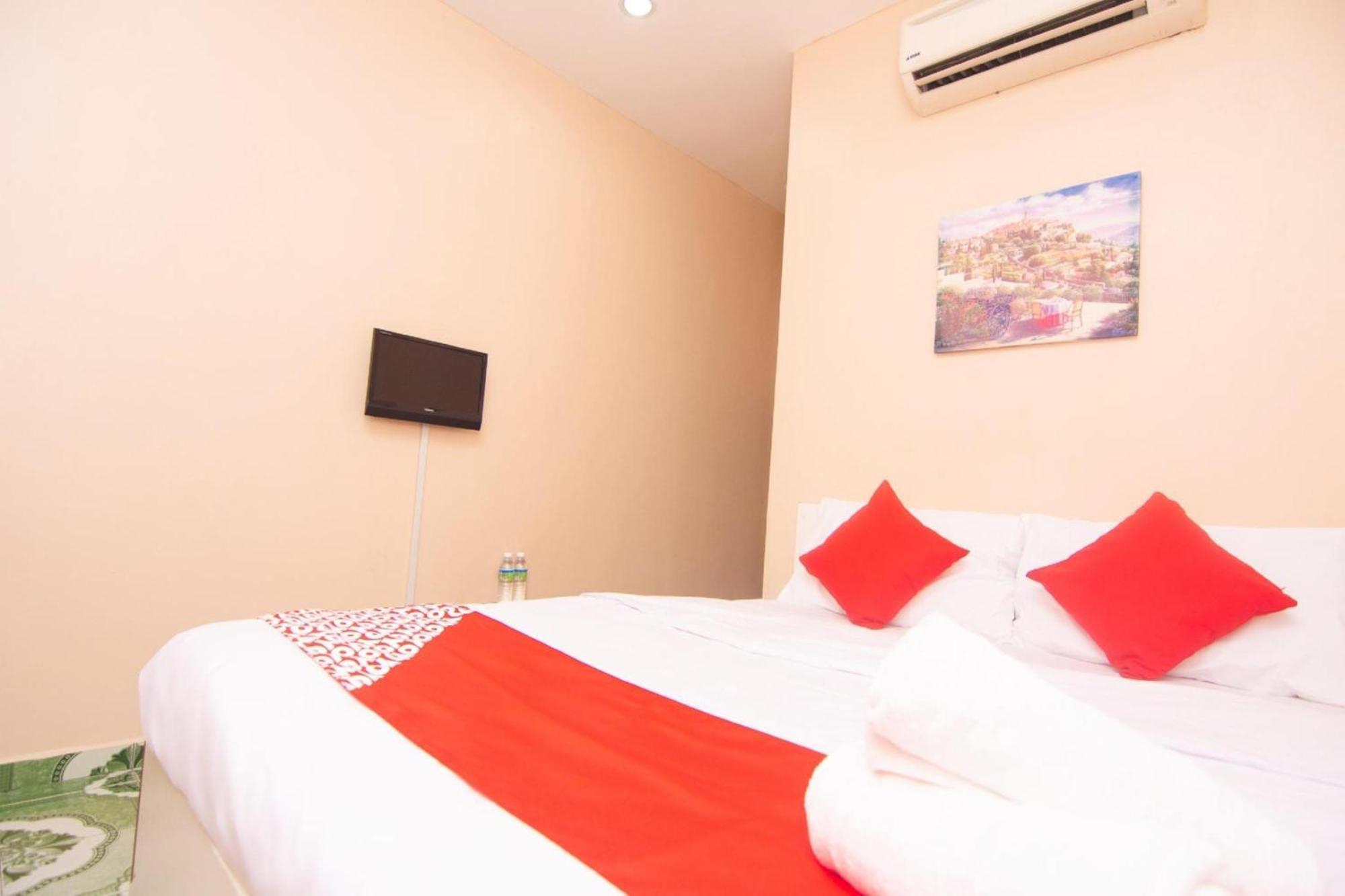 Oyo 1224 Hotel Hajah Rohayah Tanjong Malim Extérieur photo