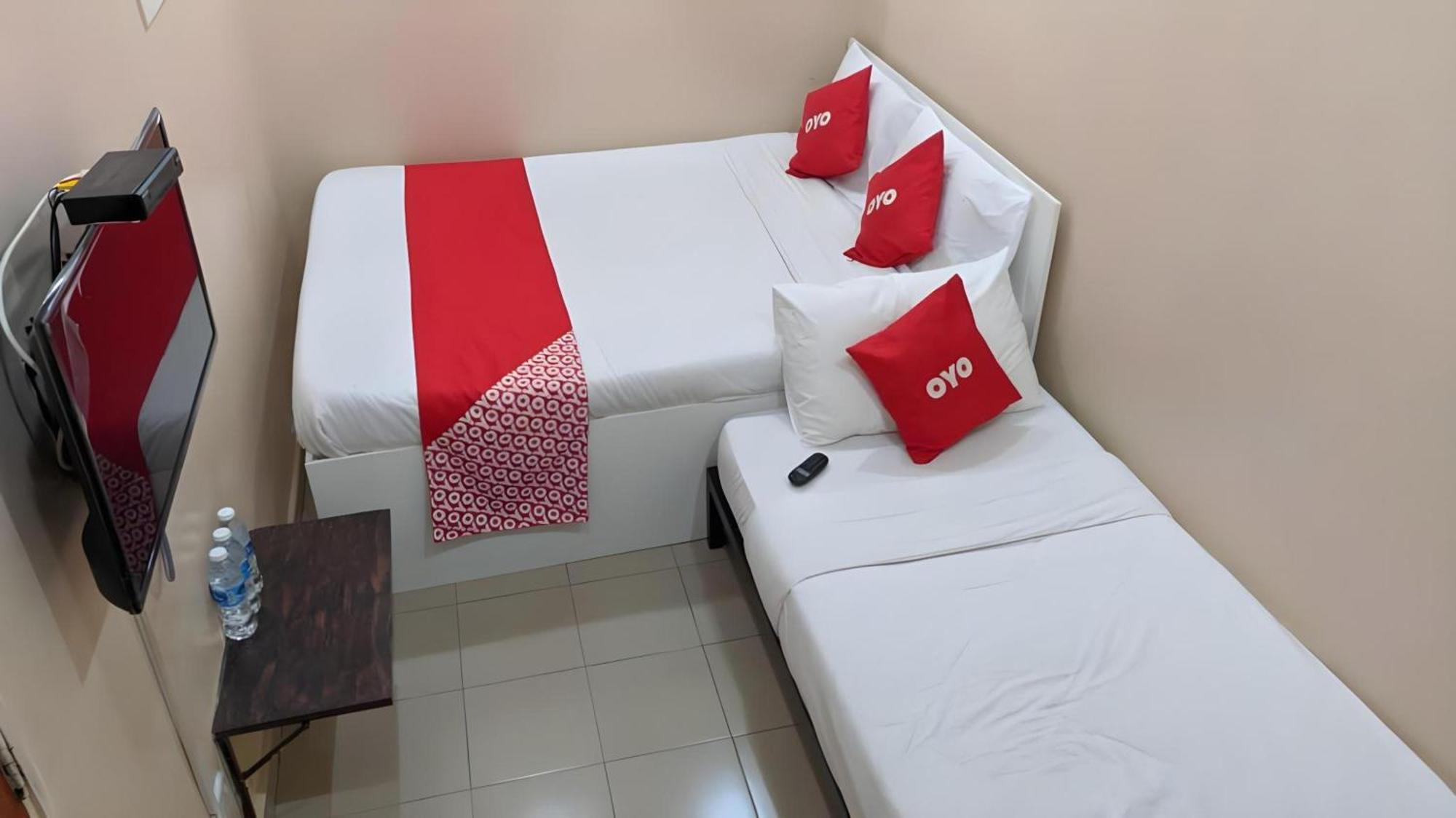 Oyo 1224 Hotel Hajah Rohayah Tanjong Malim Extérieur photo
