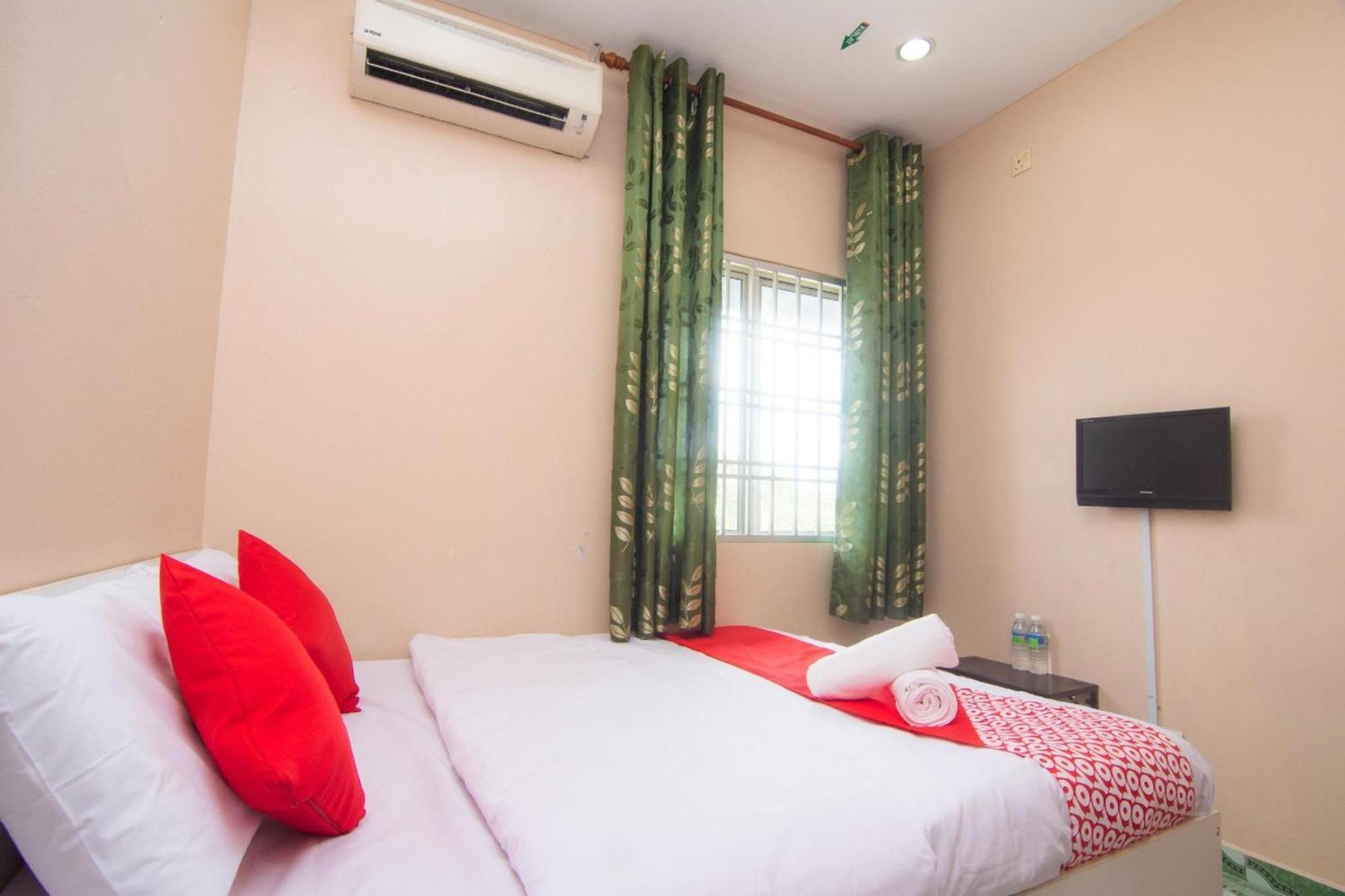 Oyo 1224 Hotel Hajah Rohayah Tanjong Malim Extérieur photo