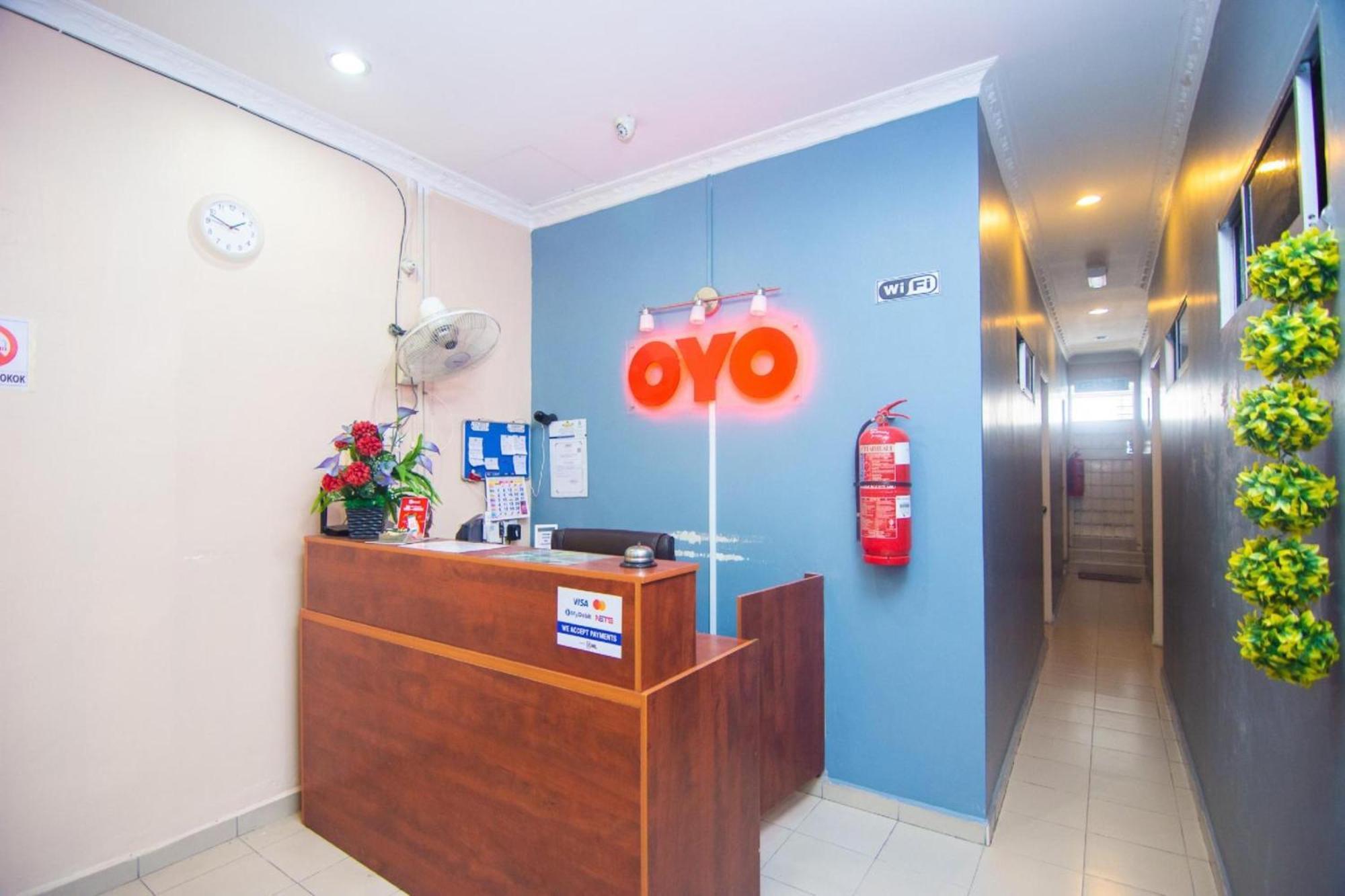 Oyo 1224 Hotel Hajah Rohayah Tanjong Malim Extérieur photo